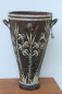Preview: Minoische Vase handbemalt mit umlaufenden Schwertlilien, 16. Jahrh. v. Chr., 18,7 cm Höhe x 12,6 cm Breite, 0,7 kg Gewicht