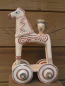 Preview: Pferd auf Rädern in Askos-Form aus der mykenischen Periode, handbemalt und -gefertigt, 24 cm hoch, 14,4 cm breit, 11 cm tief, 700 g