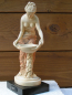 Preview: Nymphe (Najade) mit Waschschüssel, Statue 23 cm, schwarzer Marmorsockel