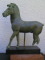 Pferd von Olympia-Statuette, 24 hoch x 23 cm lang, schwarzer Marmorsockel, 2 kg