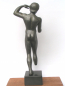 Preview: Diskuswerfer in Bronzefinish, 22,8 cm,  0,4 kg, schwarzer Kunstmarmorsockel