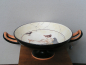 Preview: Apollon-Kylix mit Lyra und Rabe, handbemalt 23,8 cm, 8,4 cm hoch, 500 g, Museum Delphi