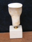 Mobile Preview: Idol von der Kykladeninsel Amorgos, 7,3 cm (Reduktion), 120 g, beiger Kunstmarmorsockel