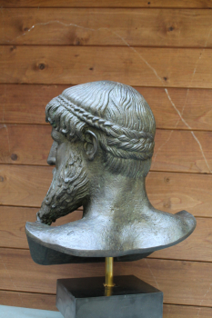 Poseidon von Artemision, Großbüste 54 cm, 39,4 cm breit, 24 cm tief, 7,5 kg, Bronzefinish, Kunstmarmorsockel