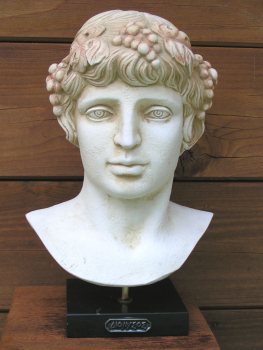 Dionysos, juvenil, lat. Bacchus, Weingott, 23 cm, 1,4 kg, schwarzer Marmorsockel