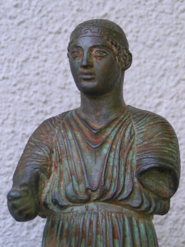 Wagenlenker von Delphi-Statue, 34 cm, 1,5 kg, schwarzer Marmorsockel