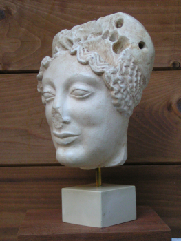 Kore von Akropolis, Haupt 22 cm, 1,2 kg, schwarzer Kunstmarmorsockel