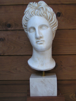 Hygieia von Aigina-Haupt, 38 cm, 6,5 kg, beiger Kunstmarmorsockel