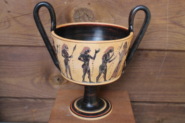 Kantharos handbemalt Herakles kämpft gegen Zentauren, Berlin Altes Museum, 19,5 cm hoch, 18,7 cm breit, 400 g