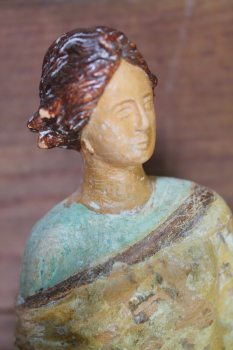 Tanagra - vornehme Dame mit Fächer 24,5 cm, 8 cm breit, 0,6 kg, Nationalmuseum Athen