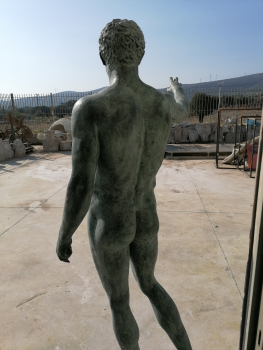 Großstatue Großbronze Ephebe Jüngling von Antikythera 1,93 m Größe, 200 kg