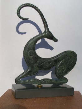 Antilope Bronze 17,7 cm hoch 12,5 cm breit, 700 g, schwarzer Kunststeinsockel