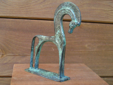 Pferd aus Bronze, geometrische Periode, 13 cm x 10,5 cm, 250 g