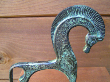 Pferd aus Bronze, geometrische Periode, 13 cm x 10,5 cm, 250 g