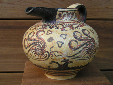 Minoan spout replica, Prochus, Brooklyn Museum New York, handpainted, 13,5 cm