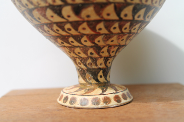 Minoan cup with handle 1.500 B.C., hand painted, height 14,9 cm, 12,6 cm, 420 g weight