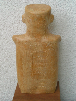 Präkykladisches  Idol, 29 x 15,5 x 7,8 cm, 1,5 kg, Terrakotta, Nationalmuseum Athen