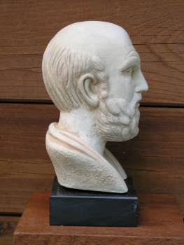 Hippokrates, Begründer der modernen Medizin, Büste mit schwarzem Marmorsockel 19 cm hoch, 9 cm breit, 1,6 kg Gewicht