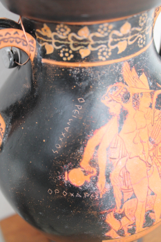 Deckelamphora, Satyr Oreimachos und Hermes, Antikensammlung Staatl. Museen Berlin, handbemalt, 27 cm Höhe, Breite 13,6 cm, 900 g Gewicht