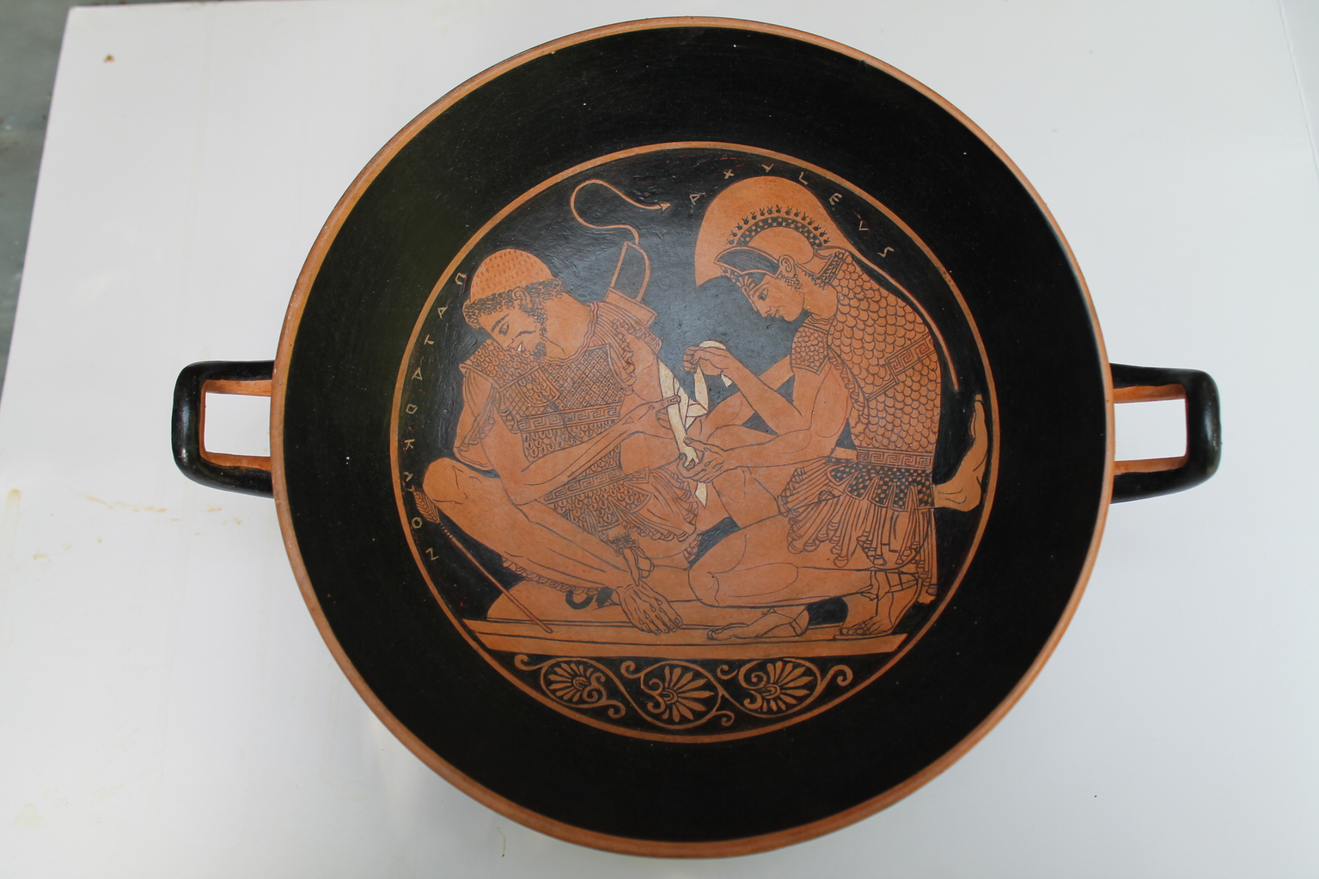 Talos Artifacts Reproduction Vase Grec Kylix | Achille Soignant Patrocle | Peintre Sosias, Vers 500 Av. J.-C. | Céramique Faite à La Main En Grèce