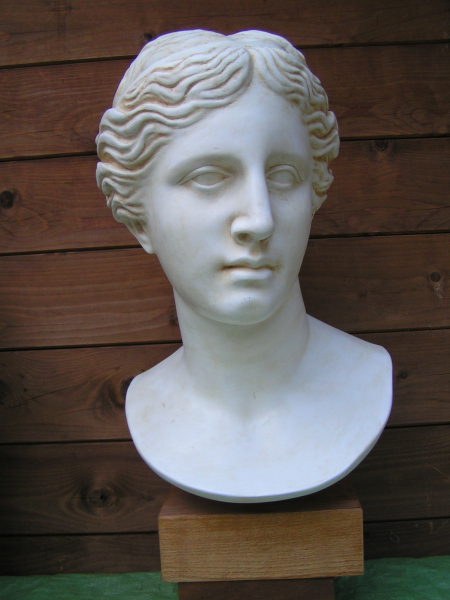 Venus von Milo-Büste, 54 cm, 28 cm Breite, 29 cm Tiefe, 8,8 kg, beiger Kunstmarmorsockel