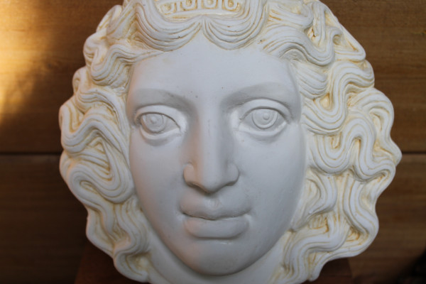Mädchenmaske 16,5 breit x 17,5 cm hoch, 620 g, Nationalmuseum Athen