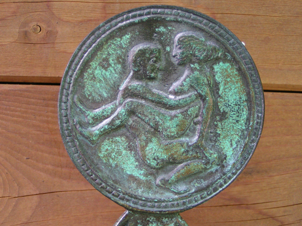 Handspiegel Bronze, Rückseite erotisches Motiv, 27 cm, 850 g