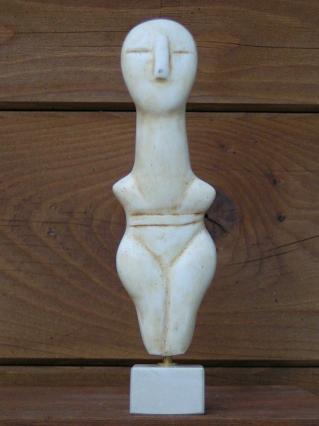 Kykladenidol 17 cm, 300 g, beiger Marmorsockel