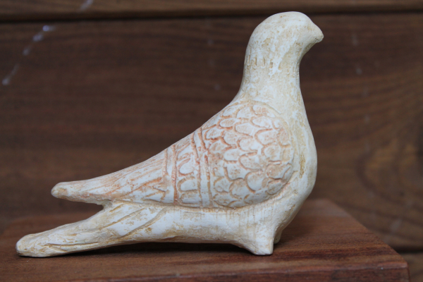 Pigeon height 8.5 cm, length 12.5 cm, width 4.5 cm, 0.3 kg, terracotta