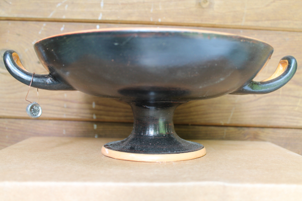 Sosias-Kylix Patroklos und Achilleus, Sonderedition limitiert auf 10 Exemplare, handbemalt, 28 Ø cm, Höhe 10 cm, 0,8 kg, Antikensammlung Berlin