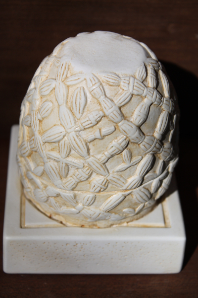Omphalos of Delphi, Apollon, replica, Museum, 9,9 cm, 320 g, beige artificial marble base