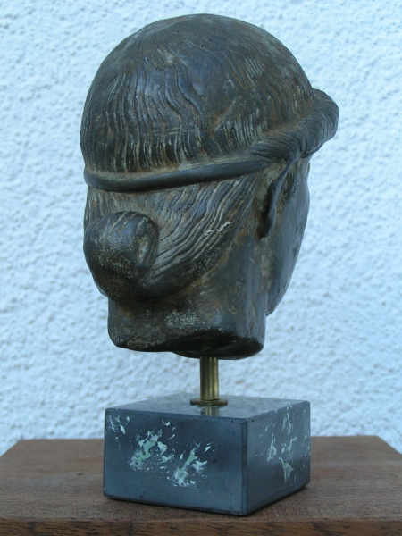 Ephebe-Köpfchen 15 cm, 400 g, geäderter schwarzer Kunstmarmorsockel