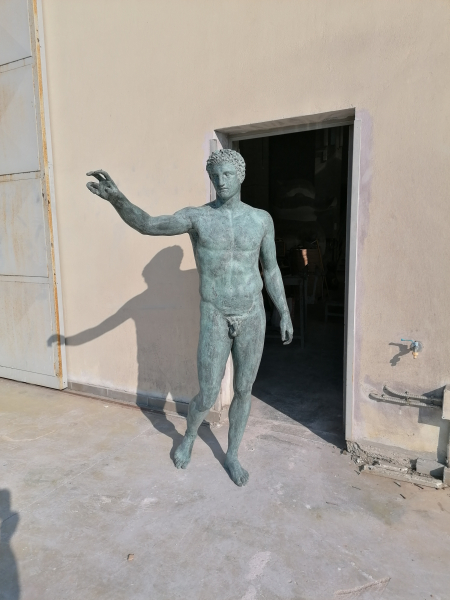Großstatue Großbronze Ephebe Jüngling von Antikythera 1,93 m Größe, 200 kg