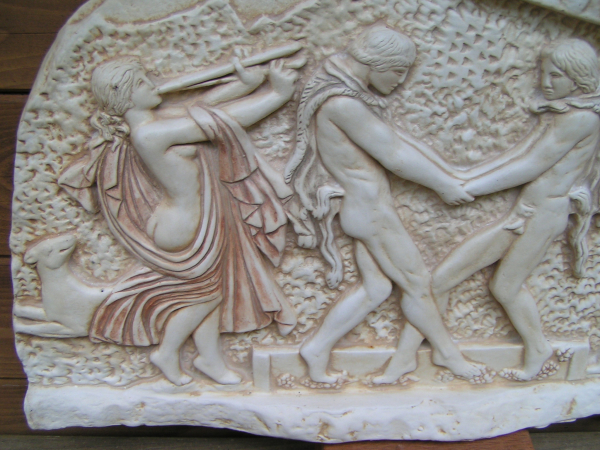 Satyre und Mänade beim Weinkeltern-Relief, 58 cm x 36 cm, 6,7 kg, zum Aufhängen