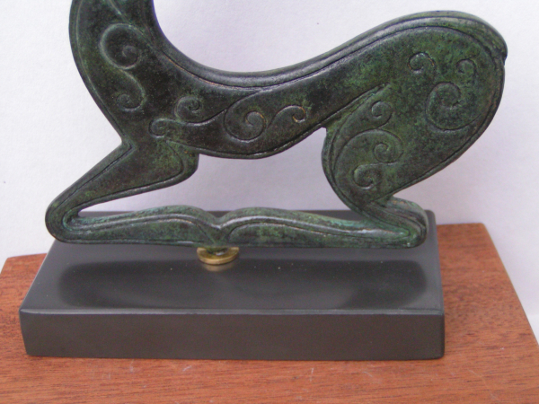 Antilope Bronze 17,7 cm hoch 12,5 cm breit, 700 g, schwarzer Kunststeinsockel