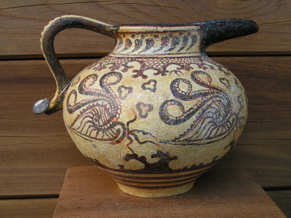 Minoan spout replica, Prochus, Brooklyn Museum New York, handpainted, 13,5 cm