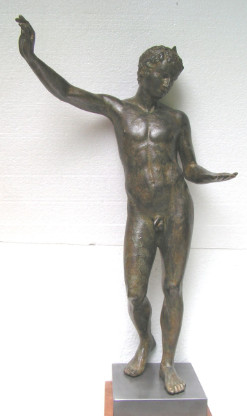 Jüngling von Marathon-Statue, wahrscheinlich Hermes, 53 cm, 4 kg, schwarzer Marmorsockel