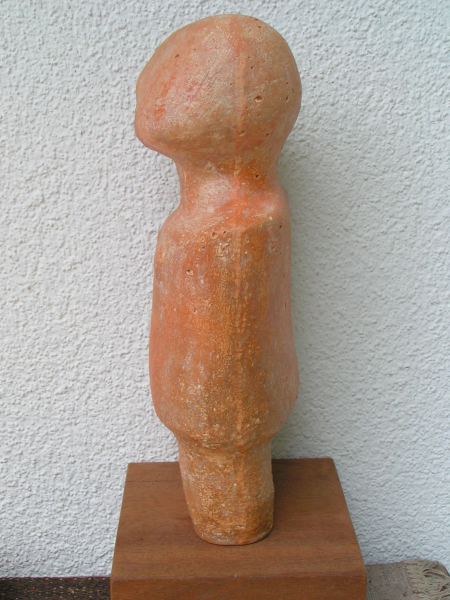 Weibliches Präkykladenidol Terrakotta, 32,1 hoch x 13,7 breit x 8,8 cm tief, 1,4 kg, Nationalmuseum Athen