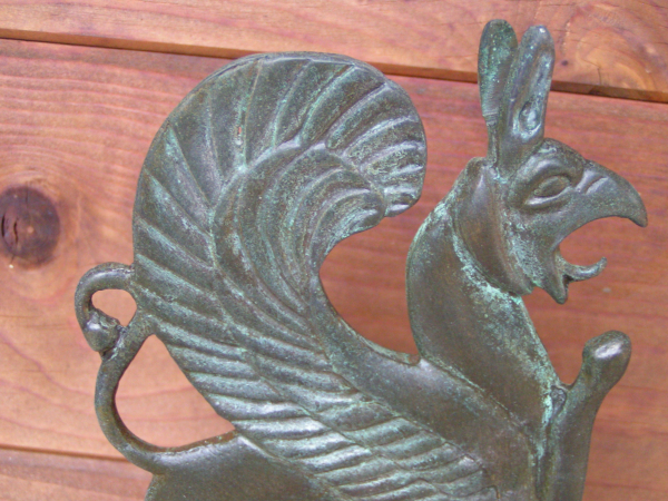 Greif Bronze, Fabelwesen Adler-Löwe, Größe 19 cm, Breite 12,1 cm, 0,9 kg Gewicht