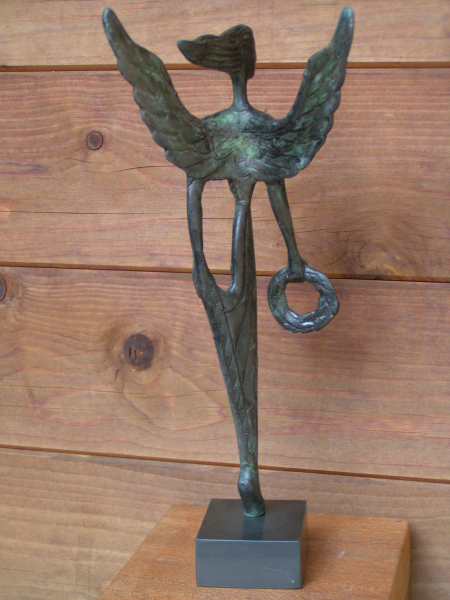Nike Siegesgöttin Bronze mit Siegeskranz, 32,2 cm hoch, 12,2 cm breit, 1,1 kg Gewicht