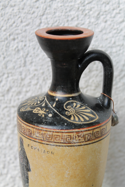 Lekythos mit Athena und Poseidon, handbemalt, Höhe 17 cm, 350 g Gewicht