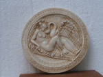 Leda mit Schwan-Relief Durchmesser 14 cm, 260 g